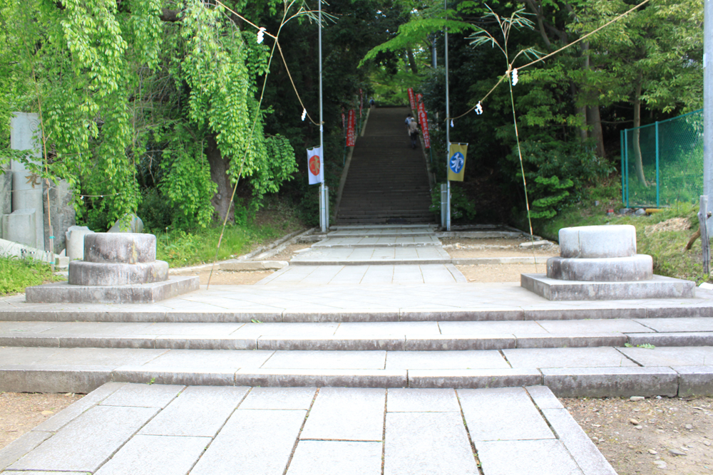 青葉神社境内入口